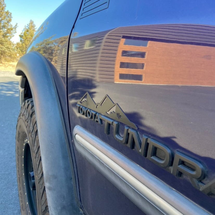 Universal Mountain Range Vehicle Magnet