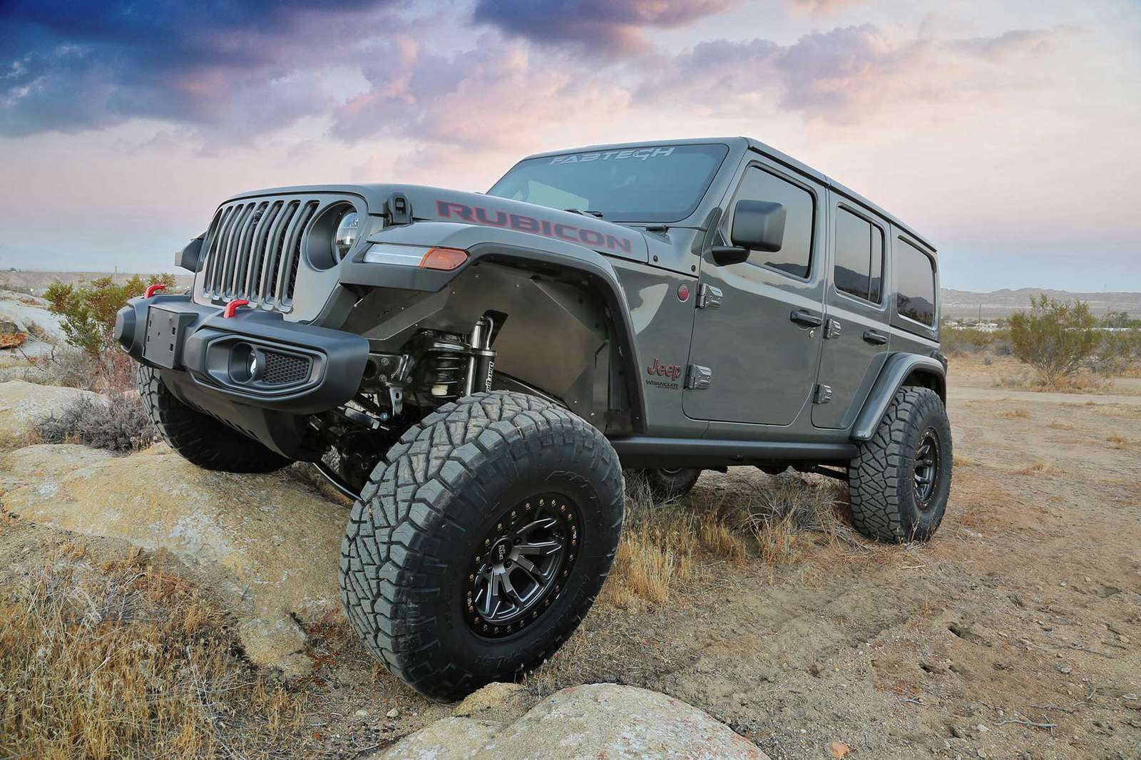 Fabtech Front Inner Fenders Use With Stock Fenders Kit for 2018-2024 Jeep Wrangler JL 4WD